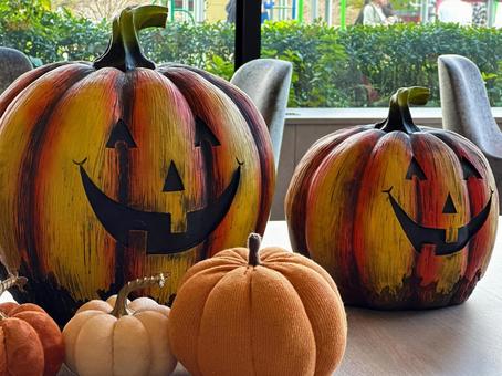 ハロウィンのかぼちゃの置物 インテリア ハロウィンのかぼちゃの置物 インテリア ハロウィン,かぼちゃ,秋の写真素材