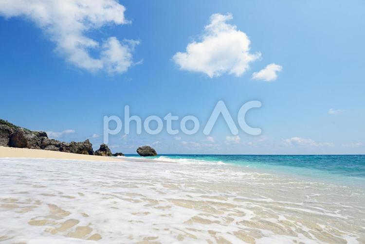 沖縄　美しい海　白い波　無人島 日本,沖縄,海の写真素材