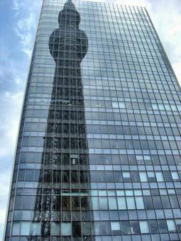 曇り日の東京スカイツリー-70 東京スカイツリー,曇り日,雲の写真素材