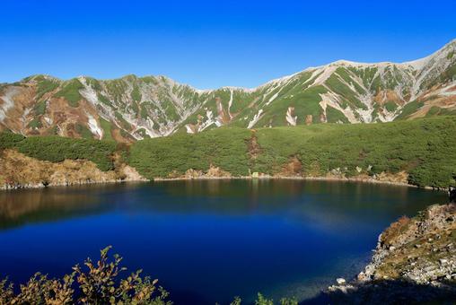 10年ぶりの紅葉当たり年 10年ぶりの紅葉当たり年 立山,室堂,山の写真素材