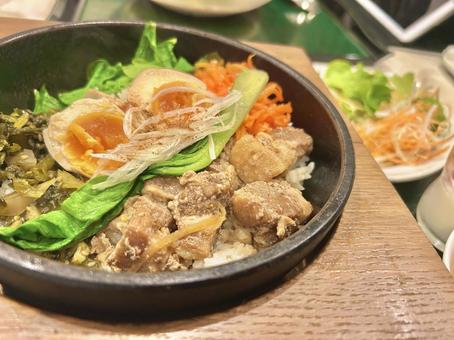 魯肉飯(ルーローハン) 魯肉飯(ルーローハン)の写真