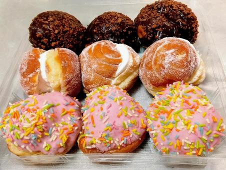 カラフルドーナツ ドーナツ,カラフル,スイーツの写真素材