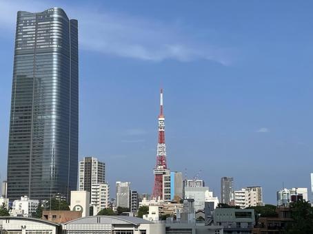 麻布台ヒルズと東京タワー 麻布台ヒルズと東京タワー 麻布台ヒルズ,東京タワー,晴れの写真素材