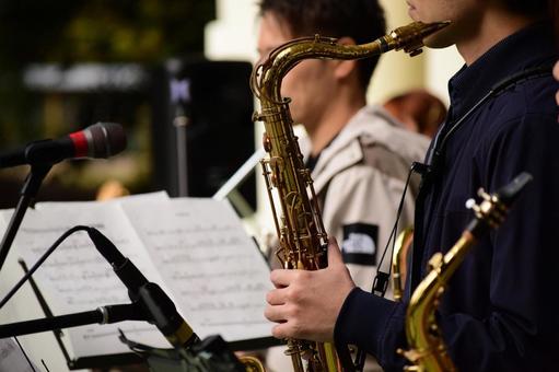 サクソフォン（複数人） アルトサックス,サクソフォン,サックスの写真素材