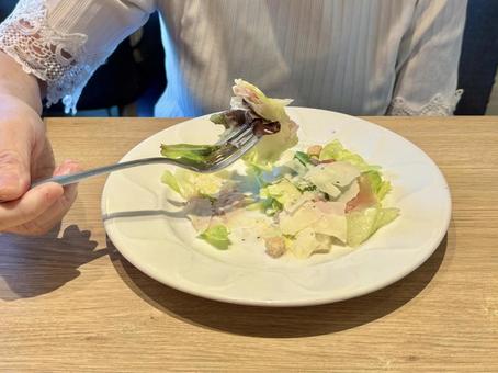 ランチのサラダ ランチのサラダ サラダ,野菜,野菜サラダの写真素材