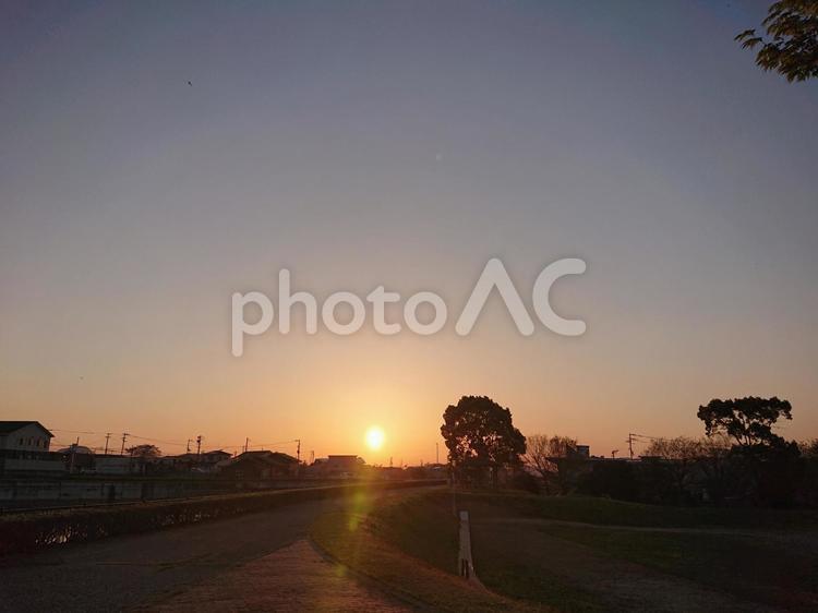 春の日の夕焼け 夕焼け,春,自然の写真素材