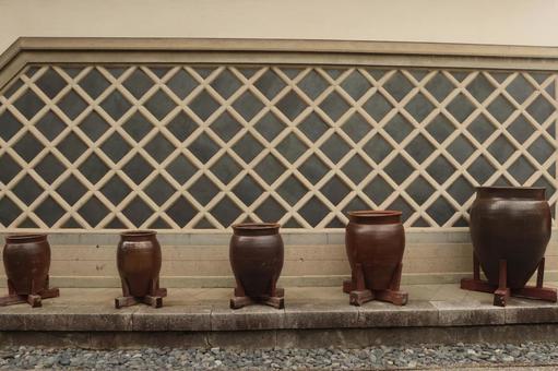 壺と壁 壺,白壁,ヴィンテージの写真素材