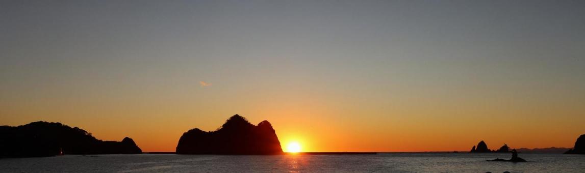 美しい落陽の時　西伊豆大田子海岸の夕暮れ 夕焼け,マジックアワー,海岸の写真素材