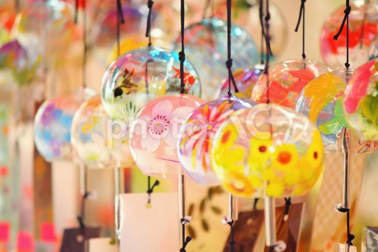 色とりどりの風鈴 風鈴,カラフル,風鈴祭りの写真素材
