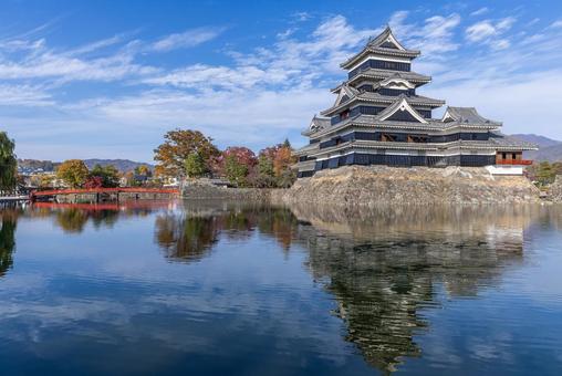 青空と松本城 松本城,日本,歴史の写真素材