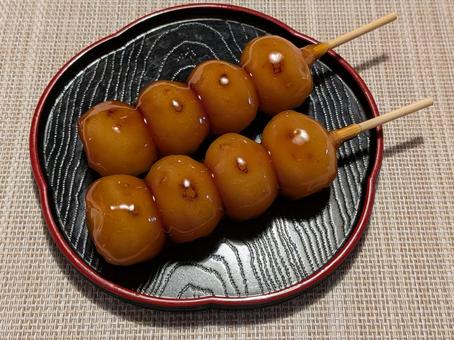 立冬の日の3時のおやつのみたらし団子 餅菓子,和菓子,竹串の写真素材