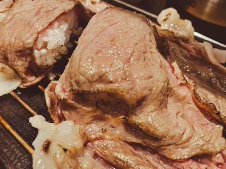 炙り肉寿司 炙り肉寿司 肉寿司,炙り,巻き寿司の写真素材
