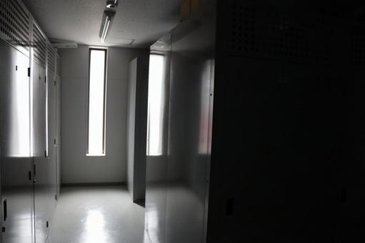 薄暗いトランクルーム トランクルーム,部屋,薄暗いの写真素材