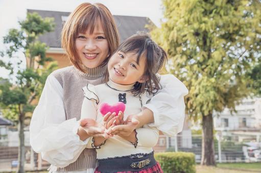 Education and safety Child welfare Smiley parents and children with a heart, JPG Education and safety Child welfare Smiley parents and children with a heart, parenting, child care, child care counseling, JPG