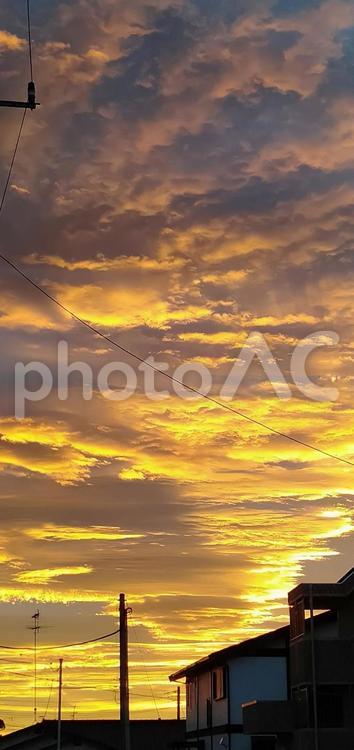 夕焼けに染まる街 夕焼け,空,街の写真素材