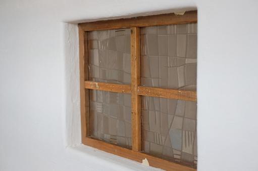 アンティークな室内窓 クラシック,一軒家,北欧風の写真素材