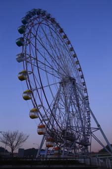 薄暮の観覧車 観覧車,遊具,遊器具の写真素材