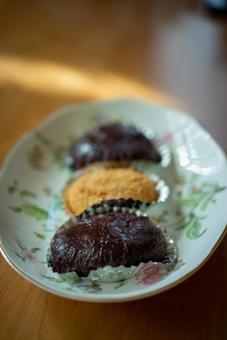 あんこときな粉のおはぎ おはぎ,ぼたもち,和菓子の写真素材