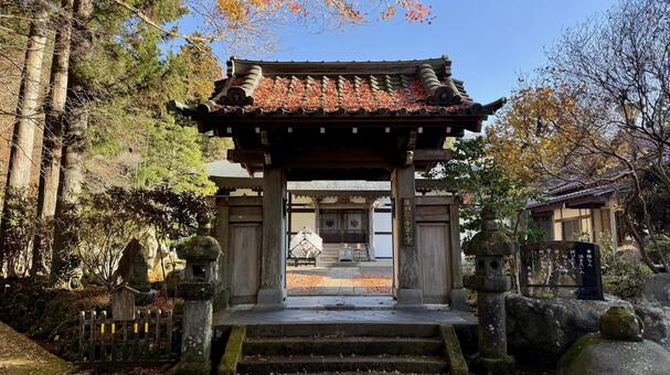 長安寺の門 紅葉,秋,秋の訪れの写真素材
