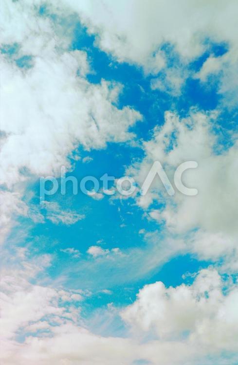 優しくて淡い空のイメージ画像 空色,イメージ,アニメの写真素材