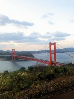 夕暮れ時の赤い橋 夕暮れ時の赤い橋 橋,風景,海の写真素材