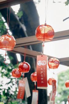 赤い風鈴 赤い風鈴 久伊豆神社,風鈴,夏の写真素材