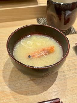 エビの味噌汁 エビの味噌汁の写真