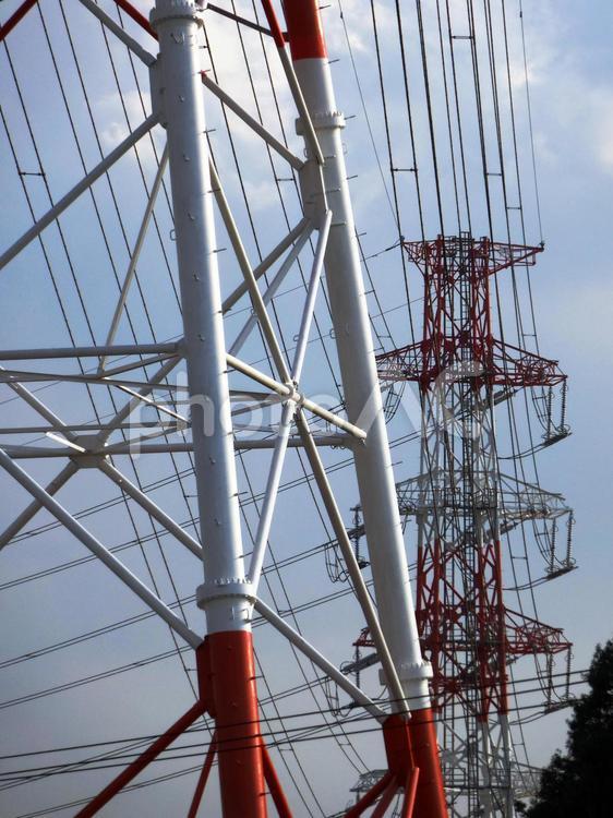 鉄塔がある風景 鉄塔,送電線,電線の写真素材