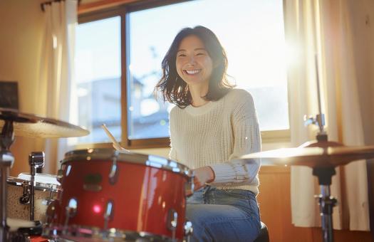 音楽・楽器シリーズ ドラム演奏 音楽・楽器シリーズ ドラム演奏の写真