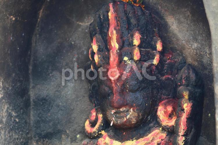 ネパール　カトマンズの歴史的建造物 スワヤンブナート　ストゥーパ　寺の仏像 仏像,仏,ネパールの写真素材