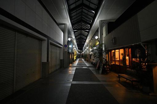 静まり返った夜の倉敷センター街 倉敷センター街,えびす通,倉敷市の写真素材