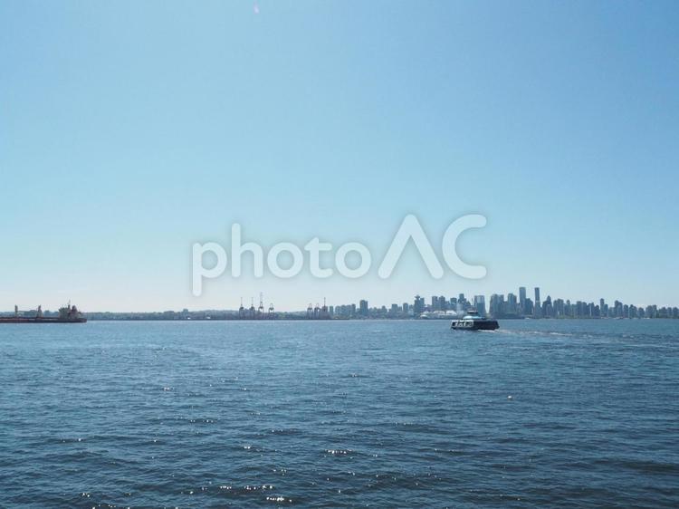 海と青空 バンクーバー,海,空の写真素材