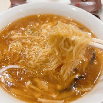 シンプルな酸辣湯麺の写真