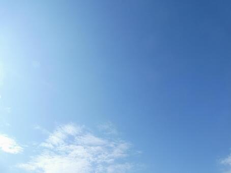 秋の空：11月下旬、暖かい午前A zoom,シンプル,背景の写真素材