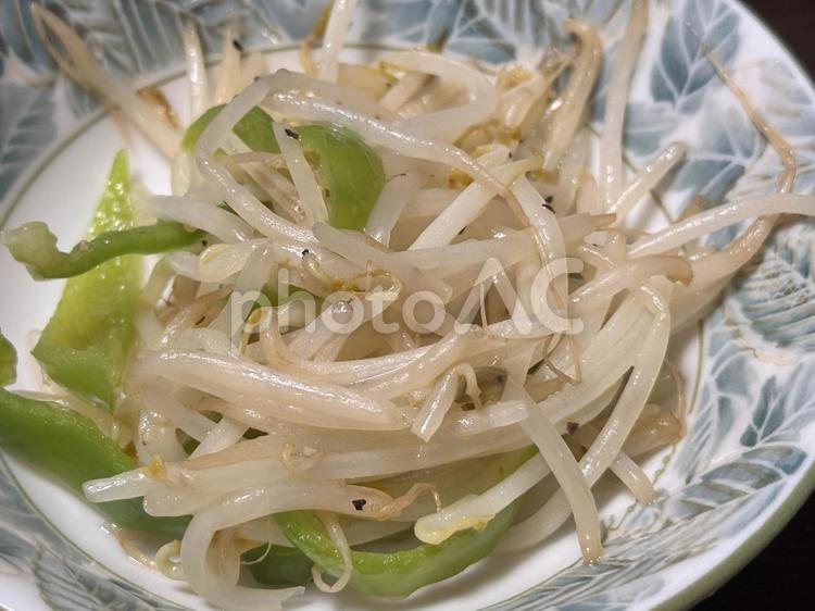 もやし もやし,もやし炒め,美味しいの写真素材