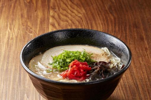 博多とんこつラーメン 博多とんこつラーメンの写真