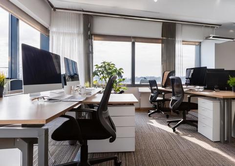 明るいオフィスの写真