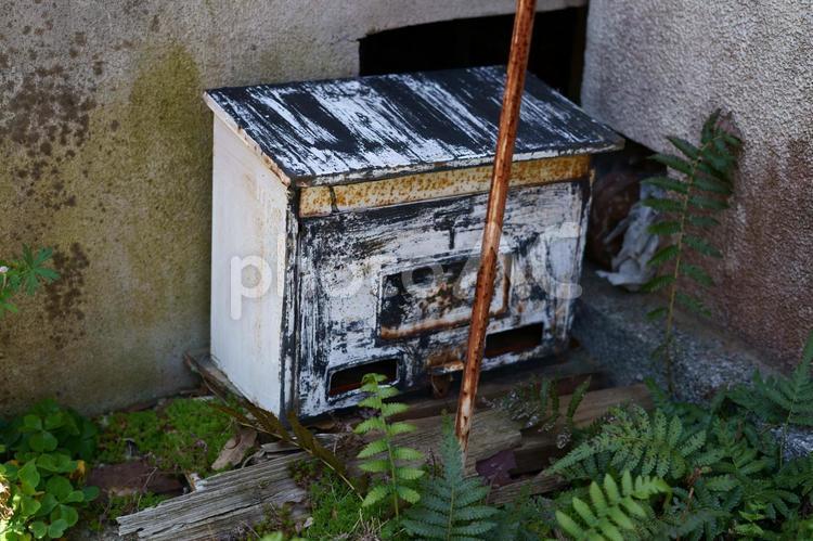 朽ちた郵便受け 郵便受け,サビ,錆びの写真素材