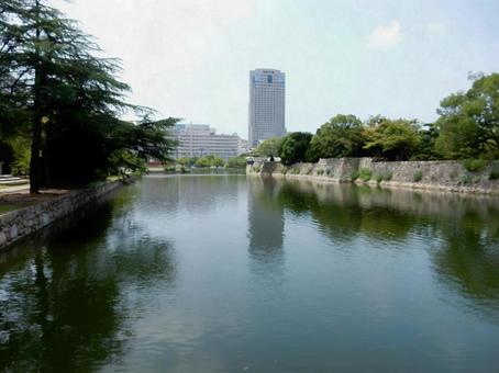 【風景写真】広島城からの眺め 広島城,木々,堀の写真素材