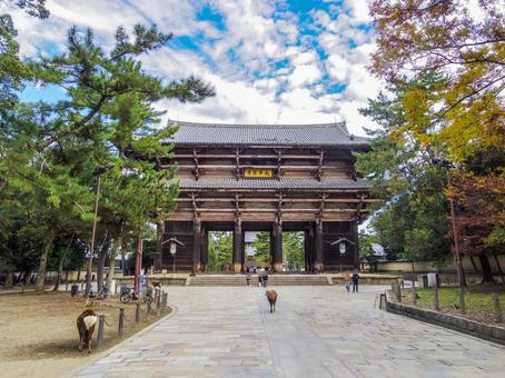 【奈良県】奈良市・東大寺南大門 東大寺,奈良公園,南大門の写真素材