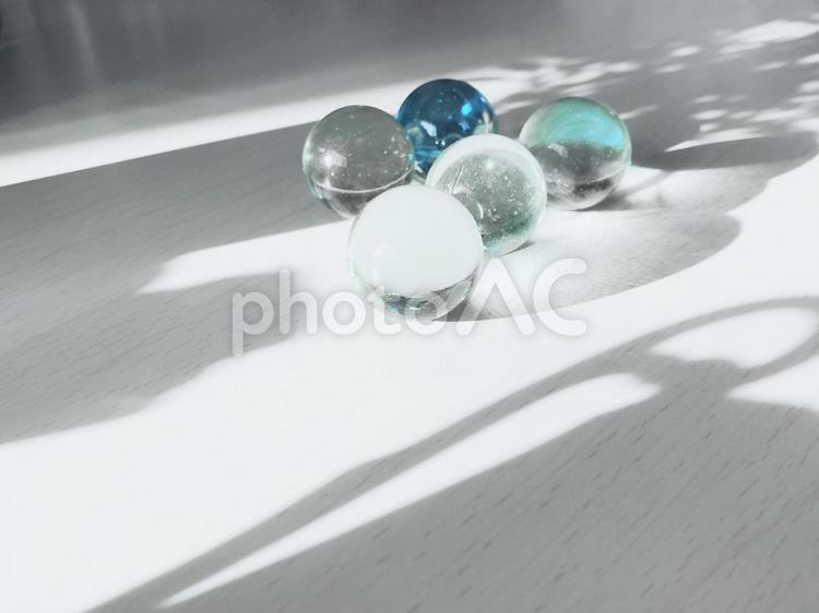 光とガラス玉 光,ガラス玉,ビー玉の写真素材
