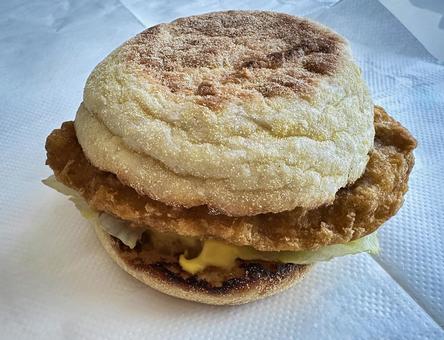 ハンバーガー ハンバーガー 食べる,ハンバーガー,チキンの写真素材