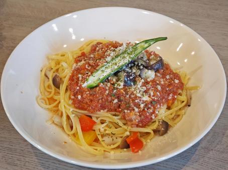 Meat sauce with fresh vegetables, JPG Meat sauce with fresh vegetables, JPG