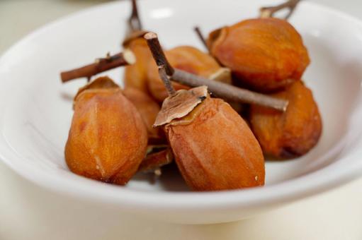 器の中の干し柿 干し柿,スイーツ干し柿,柿の写真素材