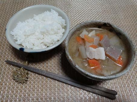 豚汁とご飯 豚汁とご飯の写真