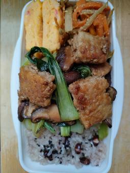 A bento of red rice and stir-fried minced meat and bok choy!, JPG A bento of red rice and stir-fried minced meat and bok choy!, JPG