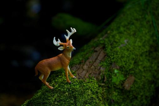 鹿のフィギュア 鹿のフィギュア,鹿,フィギュアの写真素材