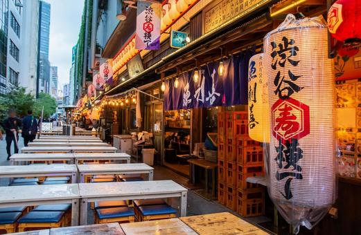 雨の渋谷横丁 雨の渋谷横丁 渋谷横丁,渋谷,飲み屋街の写真素材