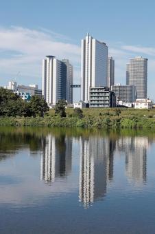 水鏡の都市 水鏡の都市 高層ビル,反射,水面の写真素材