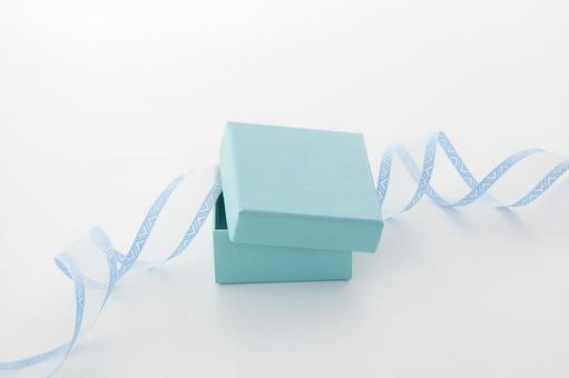 エメラルドグリーンの箱 箱,小箱,エメラルドグリーンの写真素材